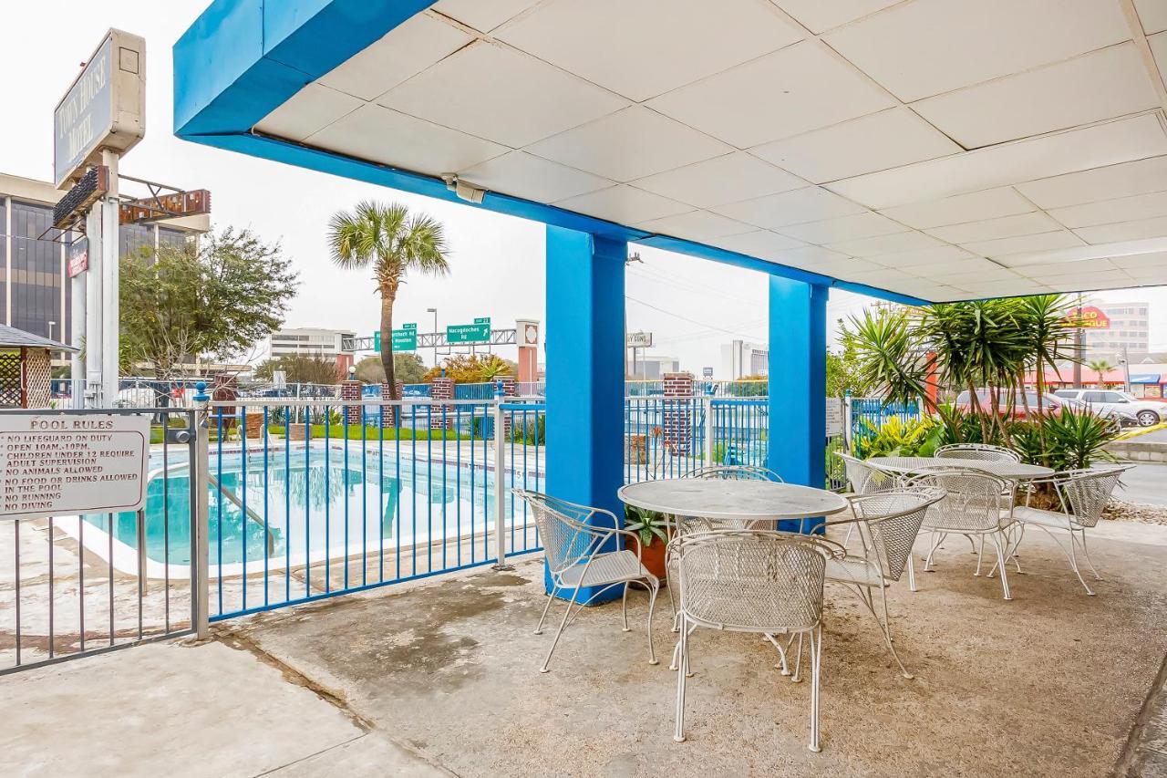 Americas Best Value Inn San Antonio Airport South Экстерьер фото