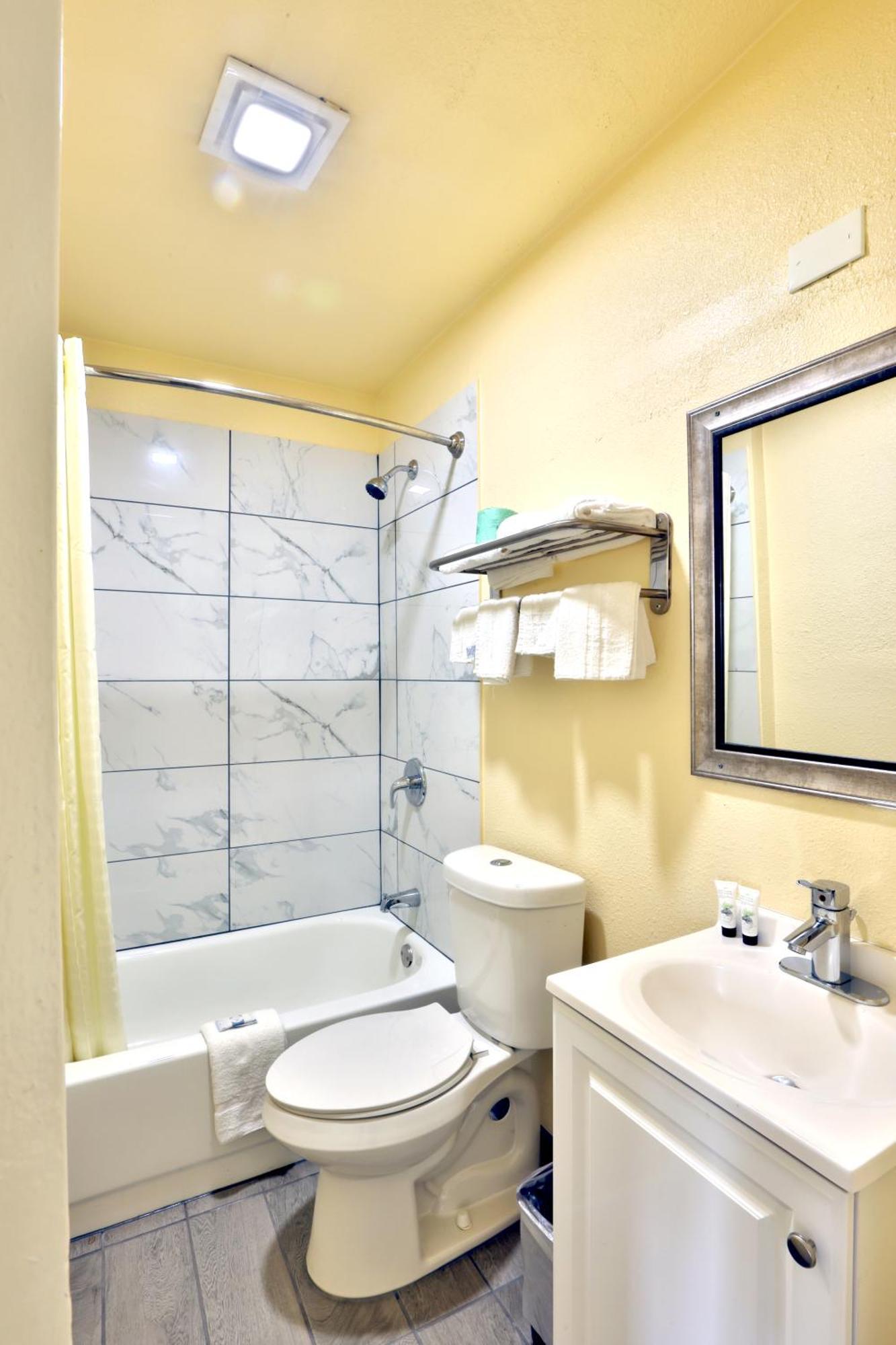 Americas Best Value Inn San Antonio Airport South Экстерьер фото
