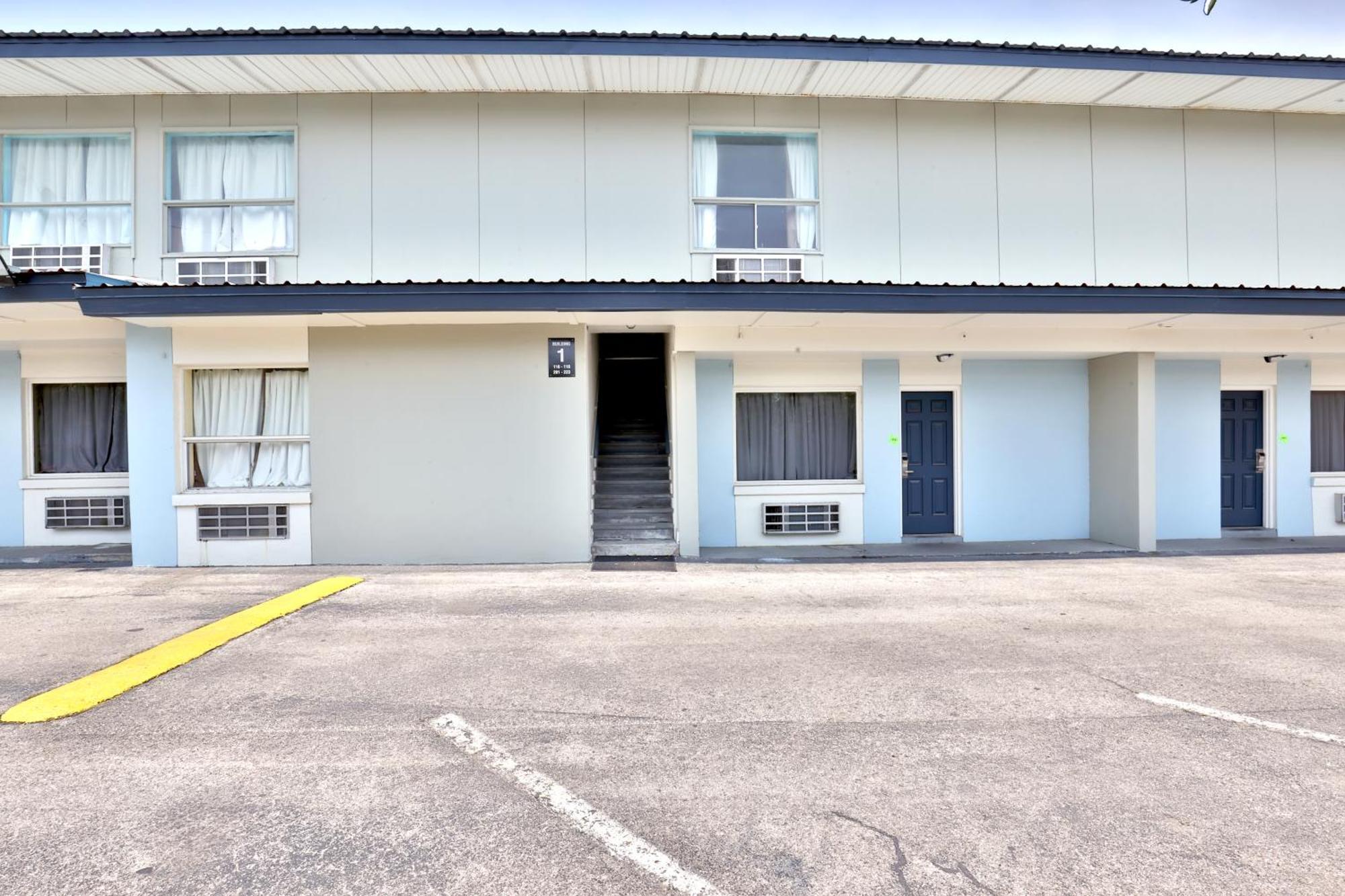 Americas Best Value Inn San Antonio Airport South Экстерьер фото